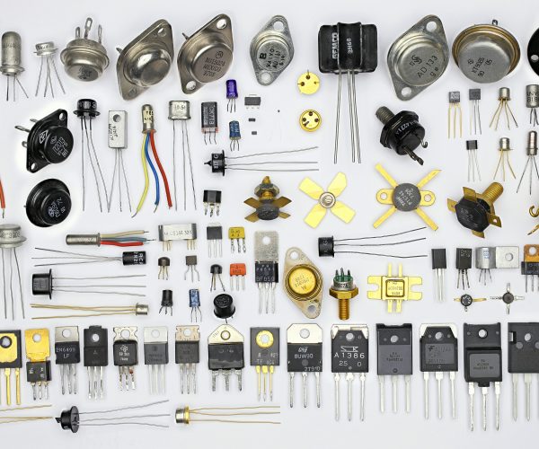 ทรานซิสเตอร์ (Transistor) คืออะไร มีหน้าที่อะไร และสามารถประยุกต์ใช้งานอะไรได้บ้างนะ