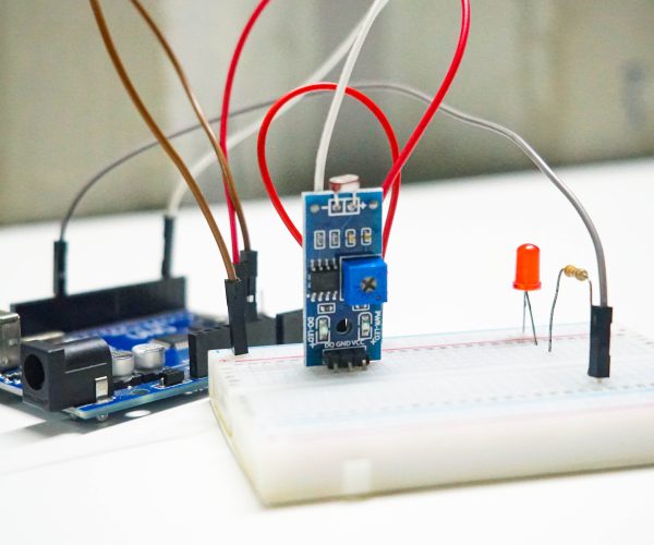 สอนการใช้งาน LDR Module กับบอร์ด Arduino UNO ควบคุมการเปิด-ปิดหลอดไฟ LED