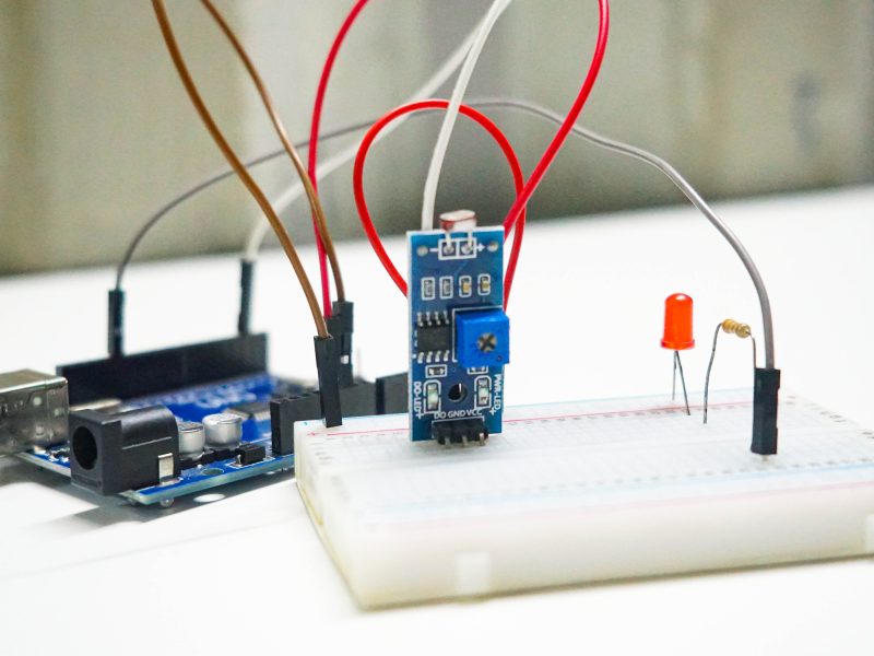 สอนการใช้งาน LDR Module กับบอร์ด Arduino UNO ควบคุมการเปิด-ปิดหลอดไฟ LED