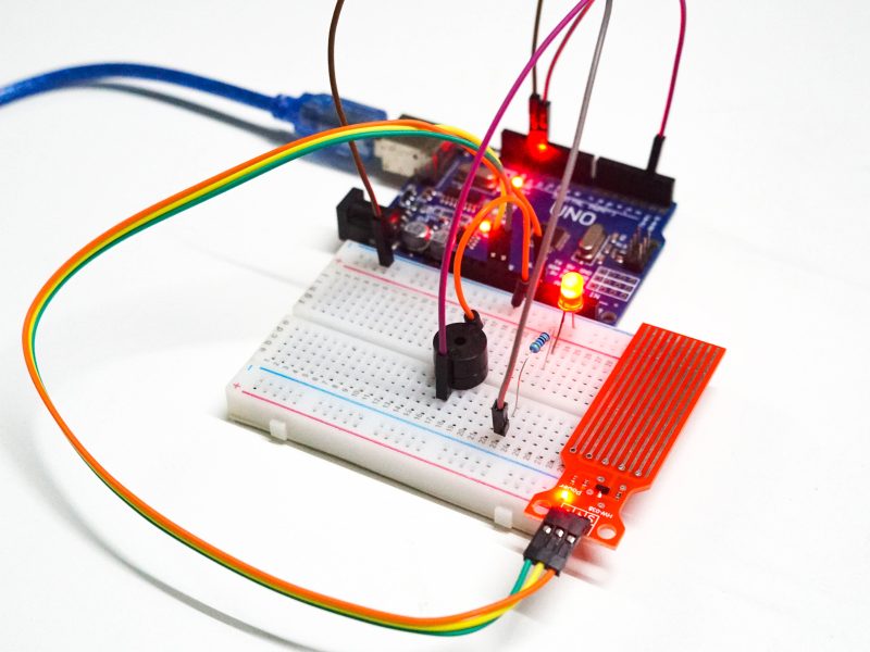 สอนการใช้งาน Arduino UNO กับเซ็นเซอร์ Water Level ควบคุมการเปิด-ปิดไฟ LED และส่งเสียงเตือนผ่าน ฺ